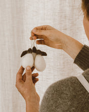 Little White Pear | Natural Wool